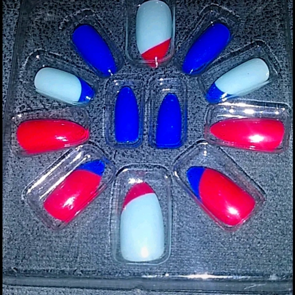 New red and blue colorblock fingernails press on glue on nails patriotic